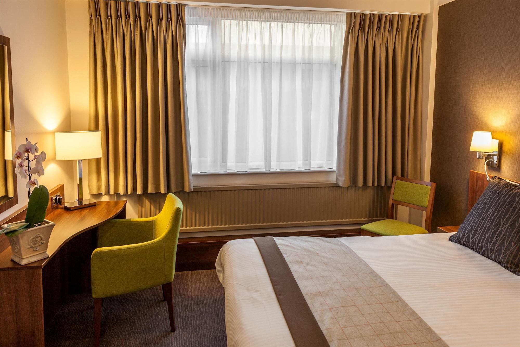Cresta Court Hotel Олтрингем Экстерьер фото