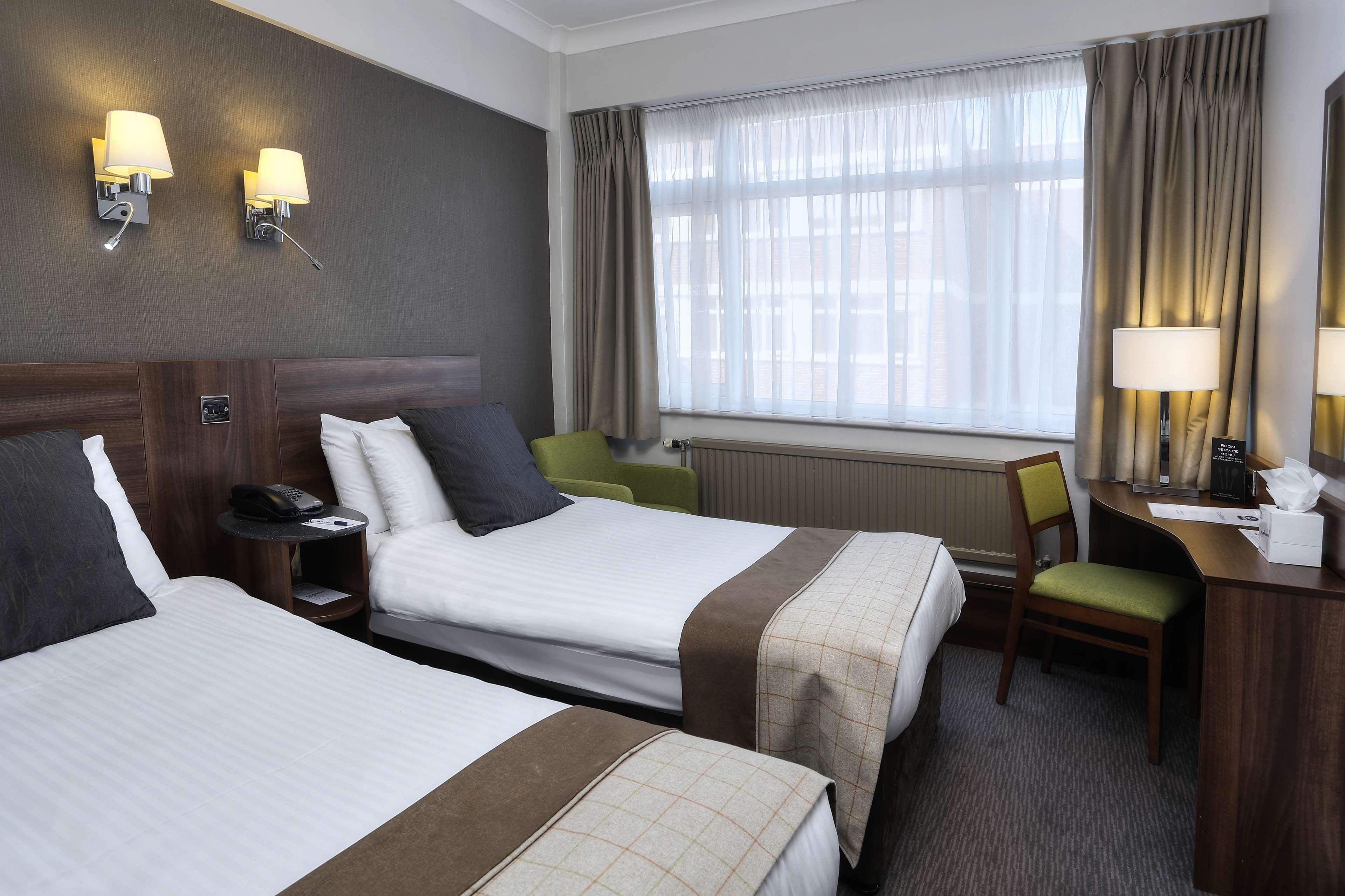 Cresta Court Hotel Олтрингем Экстерьер фото