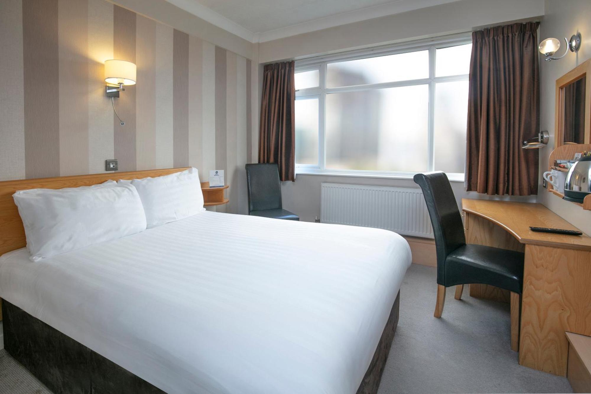 Cresta Court Hotel Олтрингем Экстерьер фото