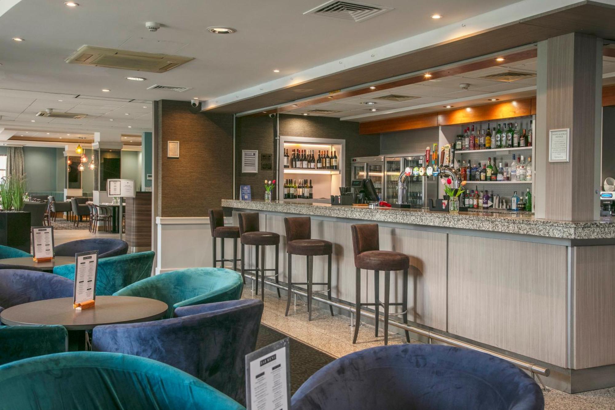 Cresta Court Hotel Олтрингем Экстерьер фото