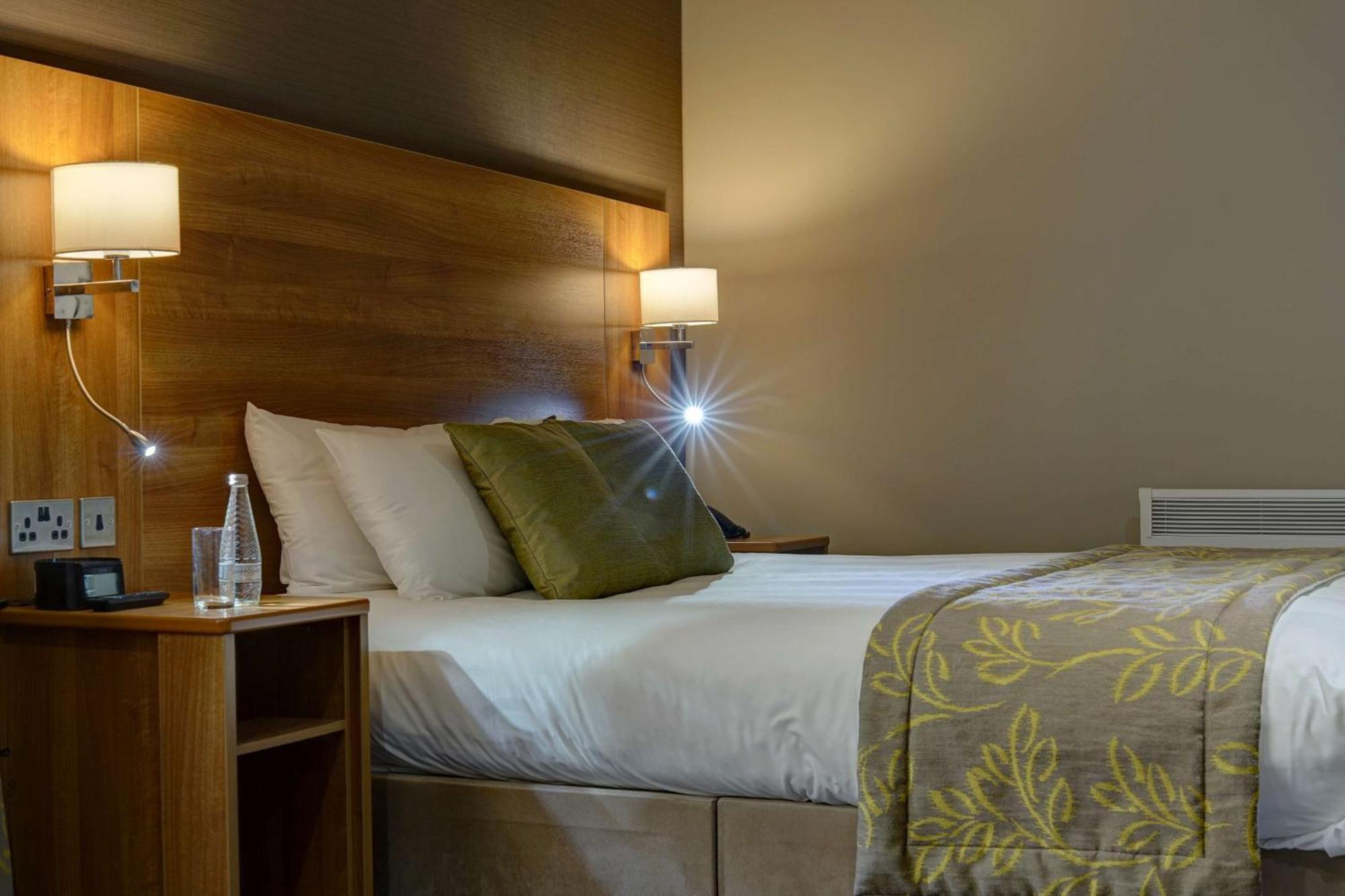 Cresta Court Hotel Олтрингем Экстерьер фото